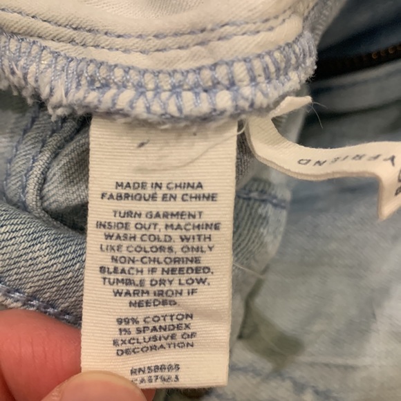 Caslon Light-wash, Light Distressed Boyfriend Jeans, Size 28 - Picture 8 of 9